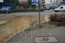 Awaria wodno - kanalizacyjna w centrum Radomia. Pracują służby