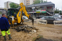 Awaria wodno - kanalizacyjna w centrum Radomia. Pracują służby