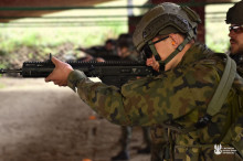 Strzelanie ochotników 6 Mazowieckiej Brygady Obrony Terytorialnej