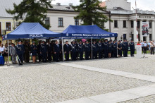 Święto Policji w Radomiu. Były kwiaty, odznaczenia i awanse