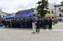 Święto Policji w Radomiu. Były kwiaty, odznaczenia i awanse