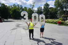 #300kmDoPremiera. Piotr Wróbel idzie w słusznej sprawie