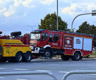 Na ul. Żółkiewskiego wóz strażacki na sygnałach zderzył się z osobówką [FOTO]