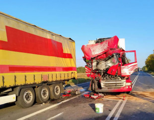 Zderzenie z udziałem trzech TIR-ów w Goździe