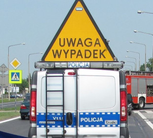 Zderzenie trzech aut, są ranni. Krajowa 12 zablokowana