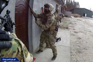 Zlikwidowano szlak nielegalnych papierosów. Duża akcja policji na terenie powiatu radomskiego