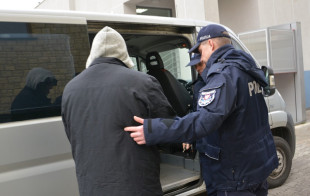 Ucieczka skazanych z aresztu w Stawiszynie. Zatrzymano jednego z mężczyzn