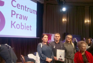 ''Wyróżnienie Białej Wstążki'' dla dzielnicowego z Wierzbicy