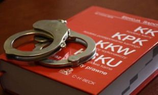 O dwóch takich co mieli zakaz a kierowali. Jeden w celi 