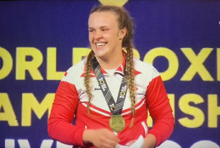 Agata Kaczmarska mistrzynią świata w boksie! Łzy podczas dekoracji