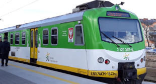 Jeździsz pociągami Kolei Mazowieckich - nie wyrzucaj biletów. Dają wiele zniżek