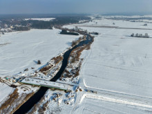 Budowa mostu nad Radomką