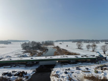 Budowa mostu nad Radomką