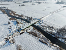 Budowa mostu nad Radomką