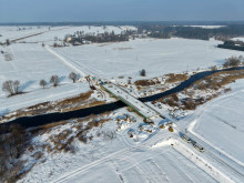 Budowa mostu nad Radomką