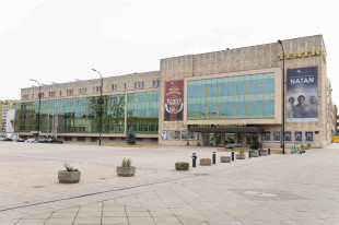 Jednak czterech kandydatów na stanowisko dyrektora Teatru Powszechnego