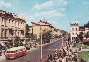 Czy autobusy miejskie po dziesięcioleciach znów będą jeździć przez Pl. Konstytucji 3 Maja i ul. Focha