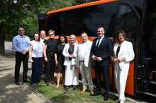 Nowy autobus szkolny w Garbatce - Letnisko