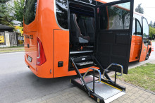 Nowy autobus szkolny w Garbatce - Letnisko