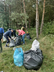 Udana akcja PZW Radom. Sprzątali nadbrzeża Zalewu Domaniów