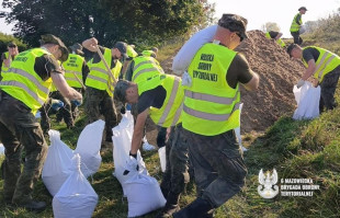 Ponad 400 żołnierzy 6MBOT walczy z powodzią i jej skutkami
