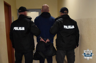 Poszukiwany radomianin zrobił sobie kryjówkę pod podłogą