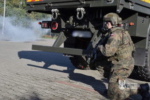 Symulacja ataku w centrum miasta. Współpraca wojska i połączonych służb [FOTO]