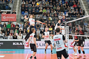 Siatkarzom Pierrot Czarni zabrakło zimnej głowy. Play-offy się oddaliły
