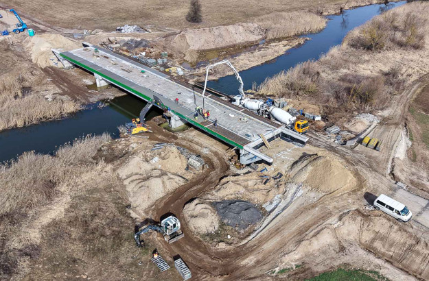 Skończyły się mrozy, na drogach wokół Radomia praca wre [FOTO]