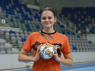Martyna Kuryś zawodniczką ELMAS - KPS APR