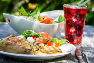 Catering Dietetyczny DietBox: Zdrowa i Wygodna Droga do Utrzymania Formy