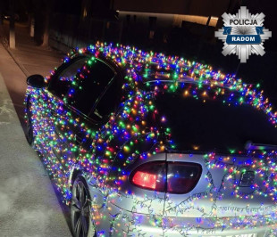 Samochód migoczący jak choinka. Mandat!