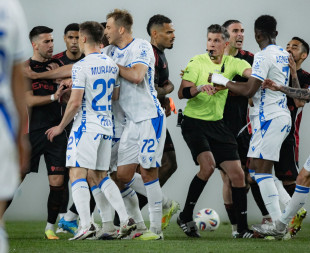 Roberto Alves, z lewej strony nie zagra w sobotę w Zabrzu